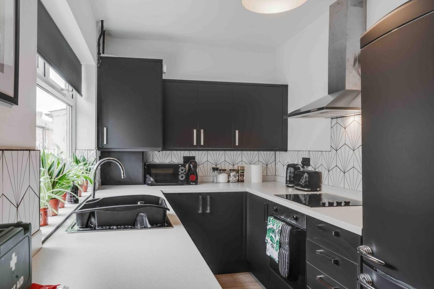 3-Bed Scouse House Near Anfield & Goodison Villa Liverpool Eksteriør billede