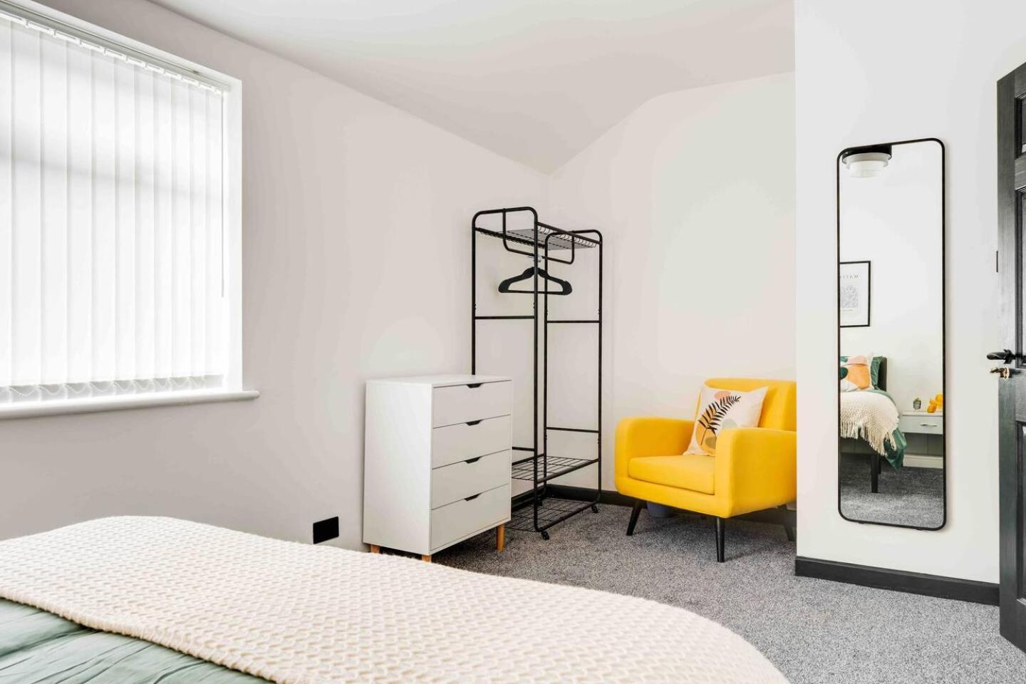 3-Bed Scouse House Near Anfield & Goodison Villa Liverpool Eksteriør billede
